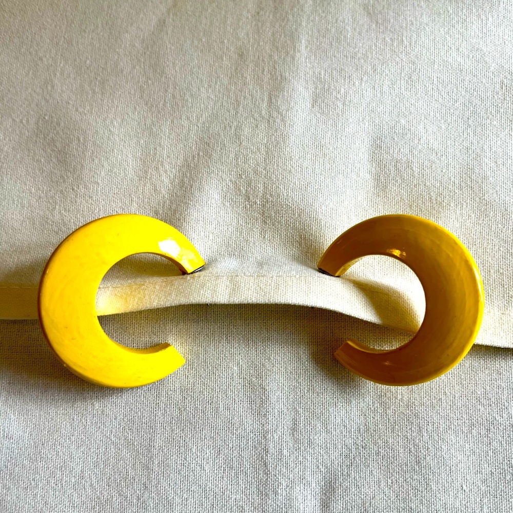 Vintage Wooden Yellow Hoop Earrings - Picture 13 of 16